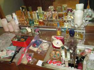 lot 155 image: Plastic Display 2 Tier Shelf Full o...