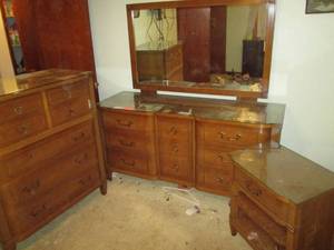 lot 156 image: 3 Pc. Matching Antique Dresser Set ...