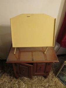 lot 167 image: Antique End Table With Vintage Coll...