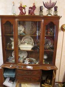 lot 188 image: Contents of Shelving Unit Display ...