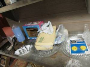 lot 201 image: Large Lot of Vintage Items See Pho...