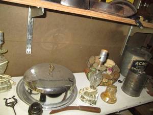 lot 204 image: Lot of Vintage Items See Photos...