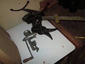 lot 219 image: Vintage Grinder & Scale...