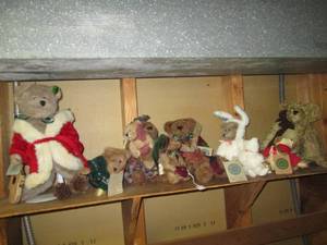 lot 239 image: Lot of  Boyds Bears & Friends Coll...