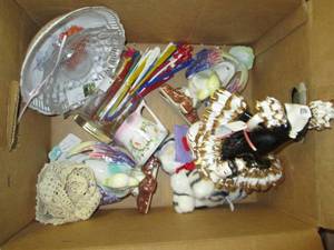 lot 244 image: Lot of Home Dcor ...