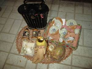 lot 250 image: Antique Child Play Set Not Complet...