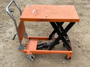 lot 2 image: Eco Scissor-Lift Work Cart
