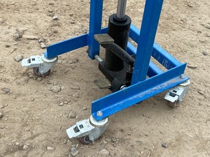 lot 3 image: Commercial Portable Lift Positioner
