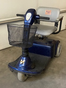 lot 12 image: Pride Victory Mobility Scooter
