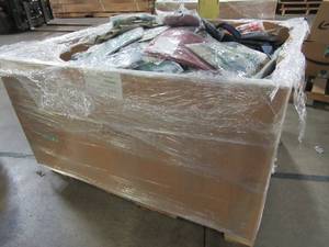 lot 701 image: WHOLESALE MIXED PALLET OF MISCELLANEOUS BRAND NAME CLOTHING - BRAND NEW