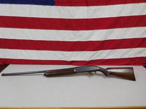 lot 6 image: Remington model semi auto 16 gauge.