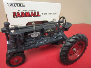 lot 904 image: VINTAGE ERTL MCCORMICK FARMALL F-20 TRACTOR, DIE-CAST METAL TOY, 116 SCALE