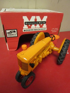 lot 907 image: VINTAGE COLLECTOR EDITION MINNEAPOLIS-MOLINE U TRACTOR NARROW, DIE CAST METAL TOY, 116 SCALE