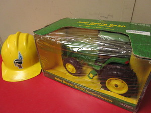 lot 910 image: VINTAGE JOHN DEERE 8410 TRACTOR, DIE-CAST METAL TOY, 116 SCALE, HARDHAT