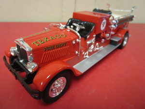 lot 919 image: VINTAGE TEXACO 1929 MACK PUMPER COLLECTIBLE BANK, EDITION #15, CAST METAL, MADE BY ERTL TOY