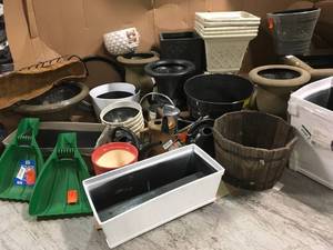 lot 30 image: MIXED LOT WITH PLANTERS & LAWN SUPPLIES SEE PICS