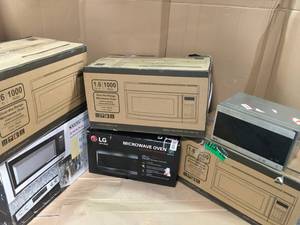 lot 35 image: LOT WITH 6 MICROWAVES DIFFERENT SIZES AND CONDITIONS SEE PICS