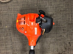 lot 45 image: ECHO 21.2 cc Gas 2-Stroke Cycle Curved Shaft Trimmer In good condition see pics 