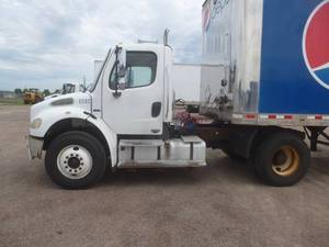 2004 Freightliner Semi Tractor # 1247