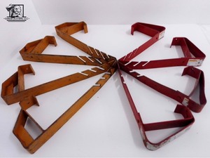 Eight 90� Roofing Brackets