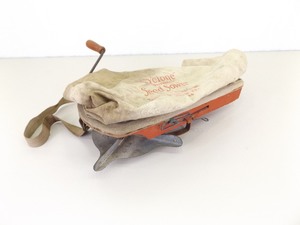 lot 4 image: Antique Hand Crank, Over the Shoulder&nbspCyclone Seed Sower