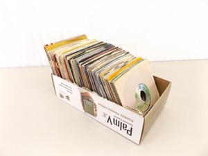 lot 28 image: Collection of 125 1980s Pop Rock 45 rpm Vinyl Records