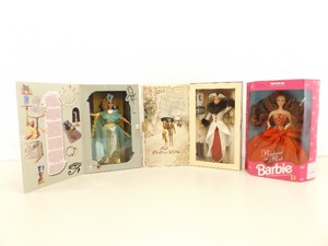 lot 41 image: 3 Collector Barbies