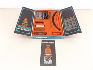 lot 34 image: Vintage Parkway N Scale Bookshelf Train Set