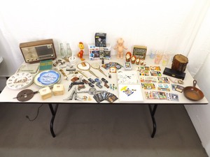lot 100 image: Large Lot of Misc Collectibles