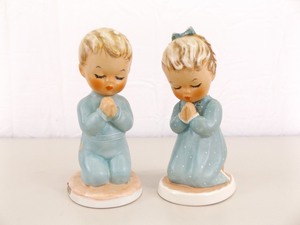 lot 43 image: 2 - 1950s Hummel A Childs Prayer, and Bless Us All Figures