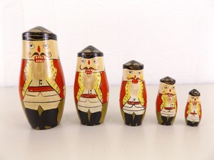 lot 44 image: Vintage 6 Hand Painted 5 Character Russian Nesting Doll