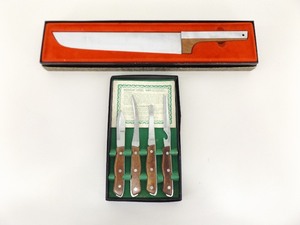 lot 84 image: Vintage Mid Century Wood Handled Knife Sets