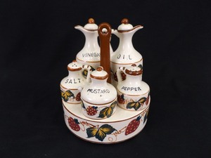 lot 88 image: Vintage Fred Roberts Company Porcelain Condiment Caddy