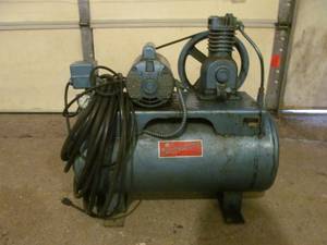 lot 76 image: Kellogg American air compressor