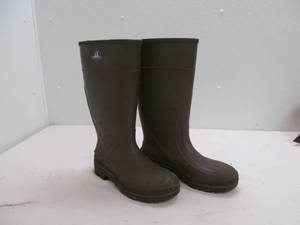 lot 91 image: Northern rubber boots s