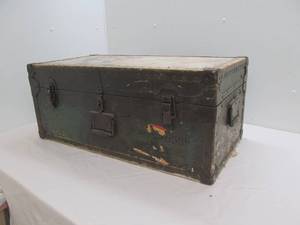 lot 5 image: vintage military foot locker