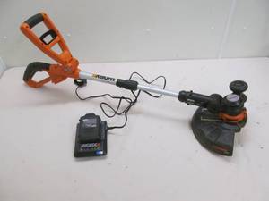 lot 14 image: Worx string trimmer edger
