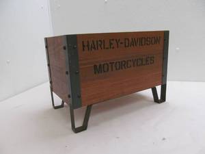 lot 18 image: Harley Davidson box