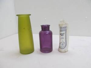 lot 26 image: vases