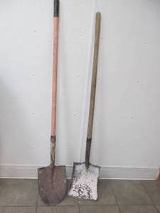 lot 34 image: shovels