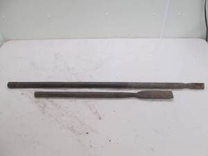 lot 110 image: bar, chisel