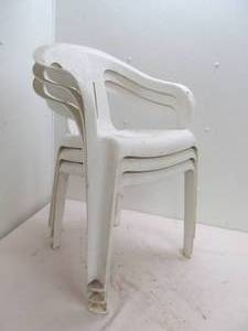 lot 117 image: patio chairs