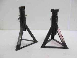 lot 170 image: automotive jack stands