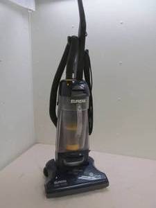 lot 135 image: Eureka whirl wind big cup vacuum