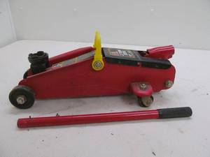 lot 155 image: Big Red floor jack