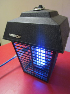 lot 531 image: FLOWTRON ELECTRIC 12 ACRE INSECT KILLER