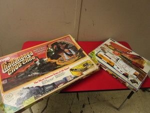 lot 541 image: VINTAGE TYCO CHATTANOOGA CHOO-CHOO TRAIN SET, OVERNIGHT FREIGHT TRAIN SET. 36 x 45 OVAL TRACKS