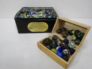 lot 64 image: Lot of Assorted Vintage Marbles
