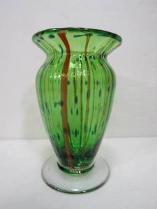 lot 88 image: Nice Hand Blown Art Glass Vase