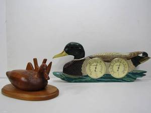 lot 103 image: Hand Carved Wooden Duck wDuck Barometer